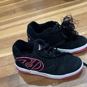 kids pink and black Heelys